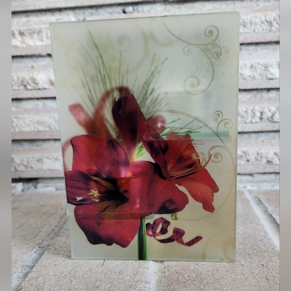 Amaryllis Tealight Glass Mirror Ornament - Picture 1 of 13